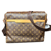 LOUIS VUITTON MESSENGER