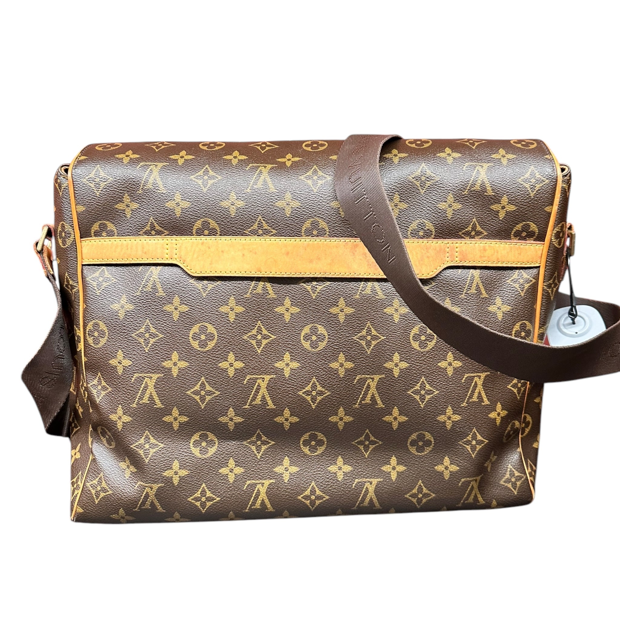 LOUIS VUITTON MESSENGER